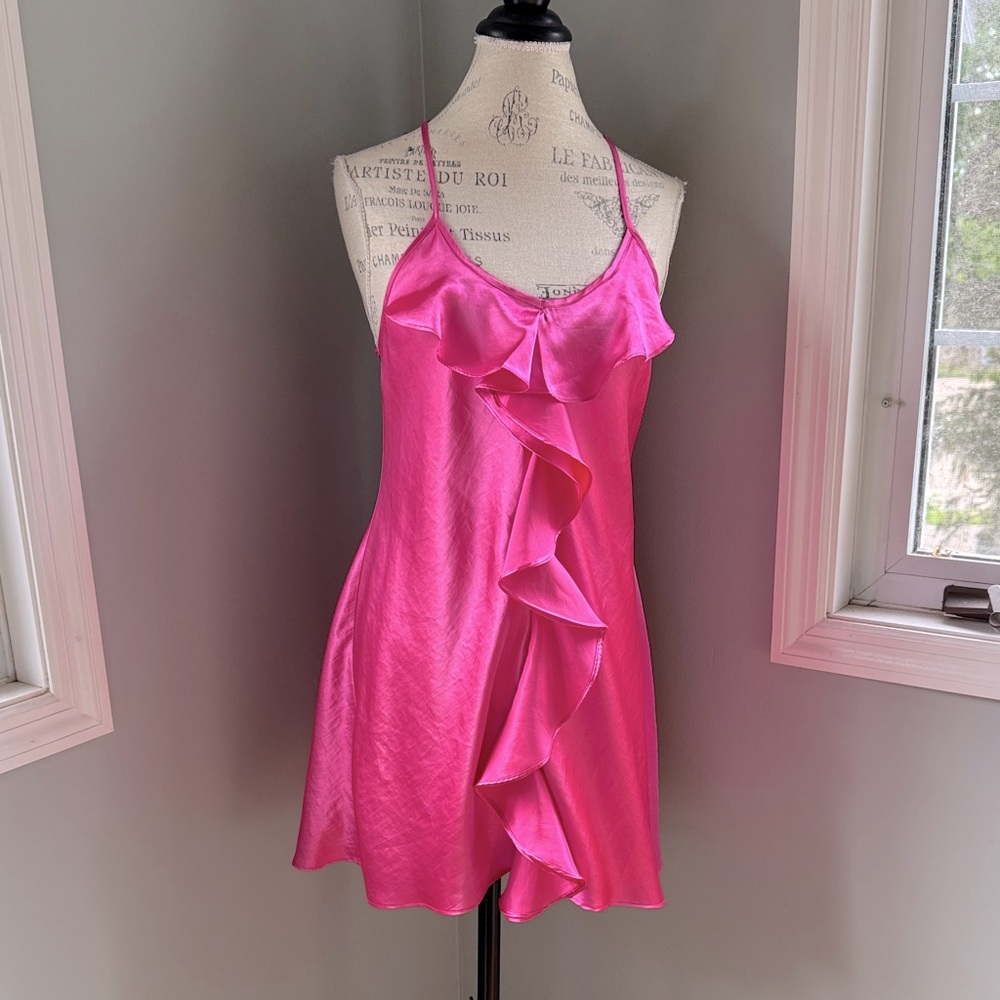 In Bloom‎ Intimates pink front ruffled lingerie EUC size M